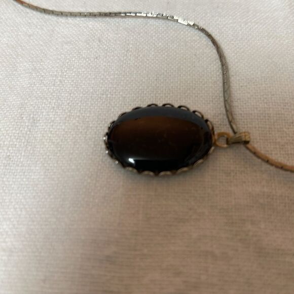 Vintage Elegant Black and. Silver Pendant Necklace - Picture 4 of 9